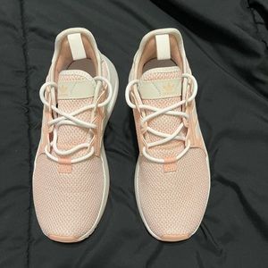 Girl tennis shoes